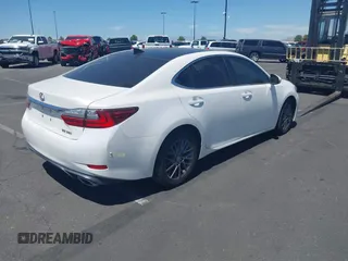 2018 Lexus ES with VIN 58ABK1GG8JU096535, listed as a IAAI auction lot 42009893 with 65,225 mi miles. Bid and sale history available at carsss.com. Image 4.