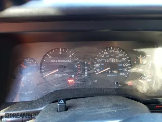 1996 Dodge Ram 1500 with VIN 3B7HC13YXTG136928, listed as a Copart auction lot 83470244 with 137,366 mi miles and Salvage Title. Bid and sale history available at carsss.com. Image 9.