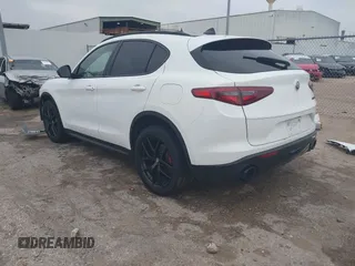 2020 Alfa Romeo Stelvio Sport z VIN ZASPAJAN3L7C94007, wystawiony jako IAAI lot #41606766 z przebiegiem Nie podano mil oraz . Historia ofert i sprzedaży dostępna na DreamBid. Obrazek 3.