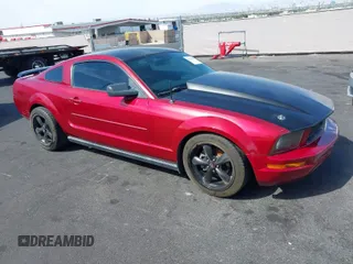2006 Ford Mustang Standard with VIN 1ZVFT80N765234950, listed as a IAAI auction lot 42036111 with 187,884 mi miles. Bid and sale history available at carsss.com. Image 1.