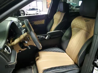 2020 Bentley Bentayga V8 z VIN SJAAM2ZV9LC031383, wystawiony jako Copart lot #74666394 z przebiegiem 30 830 mil mil oraz Szkoda całkowita • Salvage title. Historia ofert i sprzedaży dostępna na DreamBid. Obrazek 8.