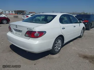 2002 Lexus ES 300 with VIN JTHBF30G120037436, listed as a IAAI auction lot 41866345 with 301,717 mi miles. Bid and sale history available at carsss.com. Image 4.