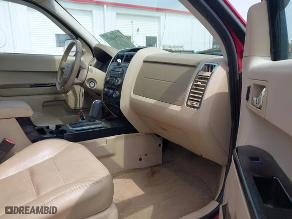 2008 Ford Escape Limited with VIN 1FMCU04188KE47630, listed as a IAAI auction lot 41944812 with 208,897 mi miles. Bid and sale history available at carsss.com. Image 5.
