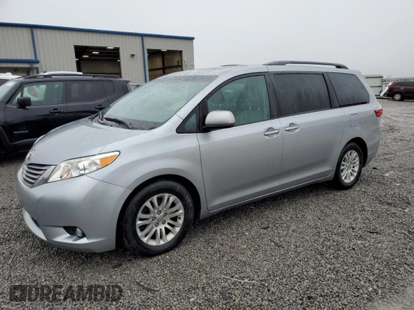 2016 Toyota Sienna XLE with VIN 5TDYK3DC1GS740781, listed as a Copart auction lot 51853925 with 132,599 mi miles and Salvage Title. Bid and sale history available at carsss.com. Image 1.