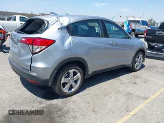 2022 Honda HR-V LX with VIN 3CZRU5H36NM702801, listed as a IAAI auction lot 42499026 with 33,415 mi miles and . Bid and sale history available at DreamBid. Image 4.