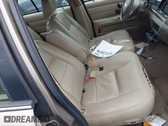 2003 Ford Crown Victoria LX z VIN 2FAFP74W13X120754, wystawiony jako IAAI lot #42212879 z przebiegiem 91 438 mil mil oraz . Historia ofert i sprzedaży dostępna na DreamBid. Obrazek 5.