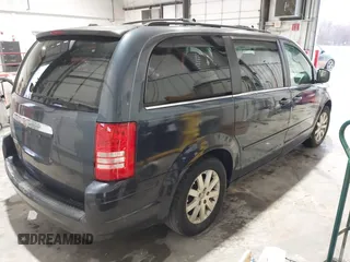 2008 Chrysler Town & Country Touring with VIN 2A8HR54P38R684386, listed as a IAAI auction lot 41463061 with 140,392 mi miles. Bid and sale history available at carsss.com. Image 4.