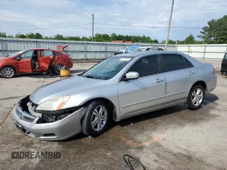 2007 Honda Accord EX с VIN 1HGCM56727A169557, выставлен на аукционе Copart как лот 54074885 с пробегом 173 442 миль миль и Списание • Salvage title. История ставок и продаж доступна на DreamBid. Изображение 1.