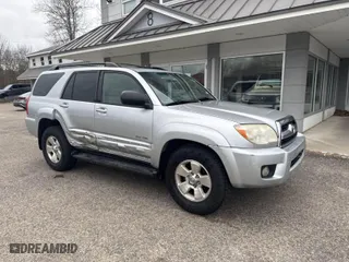 2006 Toyota 4Runner SR5 with VIN JTEBU14RX68062197, listed as a IAAI auction lot 41980931 with 232,547 mi miles. Bid and sale history available at carsss.com. Image 1.