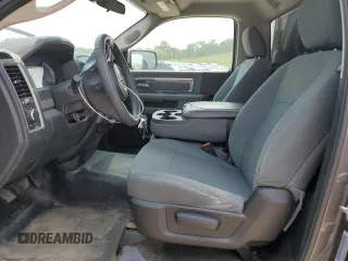 2018 Ram 1500 Tradesman z VIN 3C6JR6DG8JG250868, wystawiony jako Copart lot #58997015 z przebiegiem 109 142 mil mil oraz Czysty tytuł • Clean title. Historia ofert i sprzedaży dostępna na DreamBid. Obrazek 7.