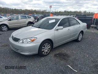 2002 Toyota Camry LE z VIN 4T1BE32K42U625244, wystawiony jako IAAI lot #42036561 z przebiegiem 155 880 mil mil oraz . Historia ofert i sprzedaży dostępna na DreamBid. Obrazek 2.