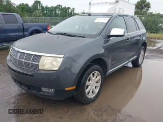2007 Lincoln MKX with VIN 2LMDU68C07BJ23426, listed as a IAAI auction lot 41992268 with 182,856 mi miles. Bid and sale history available at carsss.com. Image 2.