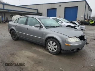 2003 Volkswagen Passat GLX z VIN WVWRH63B53P198926, wystawiony jako Copart lot #46875345 z przebiegiem 185 075 mil mil oraz Szkoda całkowita • Salvage title. Historia ofert i sprzedaży dostępna na DreamBid. Obrazek 4.