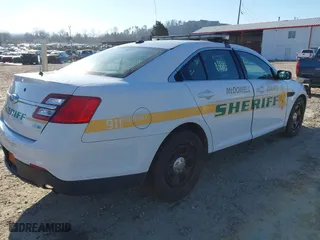 2017 Ford Police Interceptor Sedan with VIN 1FAHP2MK4HG127994, listed as a IAAI auction lot 41583366 with 135,839 mi miles. Bid and sale history available at carsss.com. Image 4.