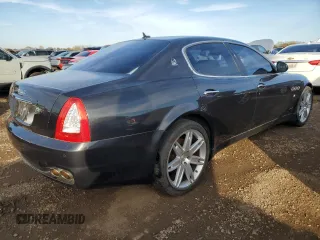 2009 Maserati Quattroporte z VIN ZAMJK39A290046644, wystawiony jako Copart lot #77969144 z przebiegiem 87 355 mil mil oraz Czysty tytuł • Clean title. Historia ofert i sprzedaży dostępna na DreamBid. Obrazek 3.