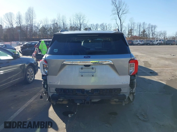 2020 Ford Explorer XLT with VIN 1FMSK7DH7LGA00628, listed as a IAAI auction lot 41488085 with 82,906 mi miles. Bid and sale history available at carsss.com. Image 16.
