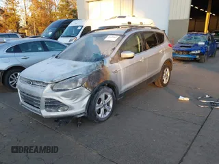2014 Ford Escape SE с VIN 1FMCU0GX4EUA64221, выставлен на аукционе IAAI как лот 41425001 с пробегом Не указан миль и . История ставок и продаж доступна на DreamBid. Изображение 2.