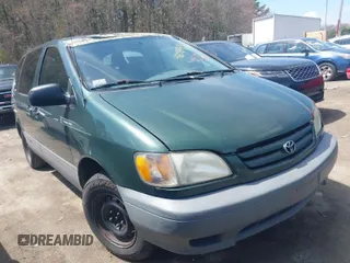 2002 Toyota Sienna LE with VIN 4T3ZF13C32U456123, listed as a IAAI auction lot 42084436 with 242,408 mi miles. Bid and sale history available at carsss.com. Image 1.