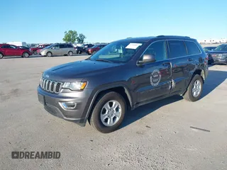 2017 Jeep Grand Cherokee Altitude z VIN 1C4RJFAG7HC890347, wystawiony jako IAAI lot #42315887 z przebiegiem 98 064 mil mil oraz . Historia ofert i sprzedaży dostępna na DreamBid. Obrazek 20.
