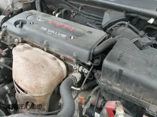 2004 Toyota Camry LE z VIN 4T1BE32K24U927215, wystawiony jako IAAI lot #42907562 z przebiegiem 209 600 mil mil oraz . Historia ofert i sprzedaży dostępna na DreamBid. Obrazek 12.