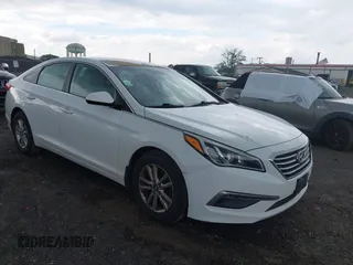 2015 Hyundai Sonata SE z VIN 5NPE24AFXFH236452, wystawiony jako IAAI lot #42386744 z przebiegiem 136 049 mil mil oraz . Historia ofert i sprzedaży dostępna na DreamBid. Obrazek 1.