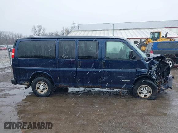 2006 Chevrolet Express Passenger z VIN 1GAHG35U361153432, wystawiony jako IAAI lot #41593860 z przebiegiem 160 774 mil mil oraz . Historia ofert i sprzedaży dostępna na DreamBid. Obrazek 13.