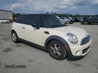 2013 MINI Hardtop с VIN WMWSU3C57DT681944, выставлен на аукционе Copart как лот 60126245 с пробегом 118 319 миль миль и Списание • Salvage title. История ставок и продаж доступна на DreamBid. Изображение 4.