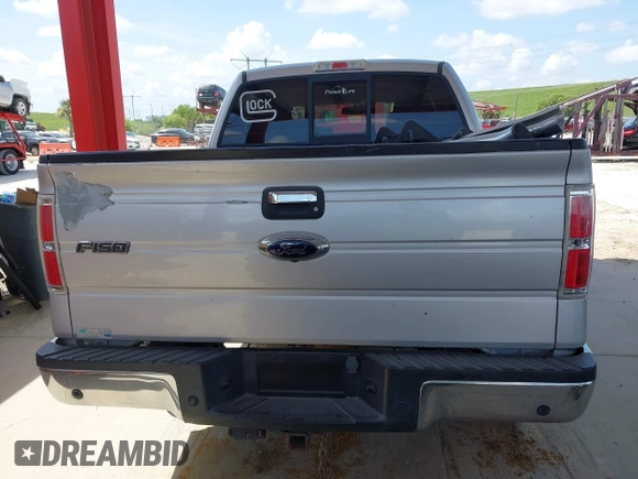 2013 Ford F-150 XL z VIN 1FTFW1CTXDKG41882, wystawiony jako IAAI lot #42680624 z przebiegiem 243 505 mil mil oraz . Historia ofert i sprzedaży dostępna na DreamBid. Obrazek 17.