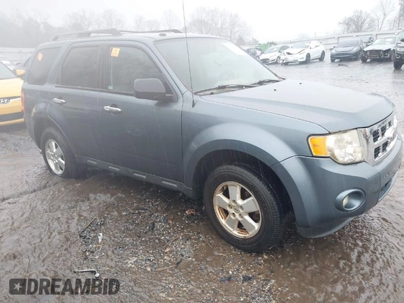 2011 Ford Escape XLT with VIN 1FMCU0D70BKA25265, listed as a IAAI auction lot 41539864 with 1 mi miles. Bid and sale history available at carsss.com. Image 1.