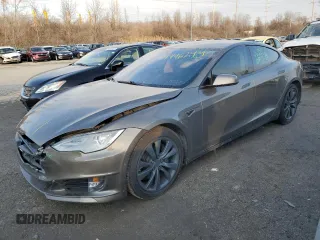 2015 Tesla Model S 85D with VIN 5YJSA1H29FF094519, listed as a Copart auction lot 44496244 with Not Provided miles and Salvage Title. Bid and sale history available at carsss.com. Image 1.