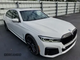 2022 BMW 7 Series 740i with VIN WBA7T2C02NCK12866, listed as a Copart auction lot 65695382 with 3,299 mi miles. Bid and sale history available at carsss.com. Image 1.