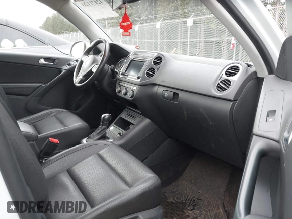 2017 Volkswagen Tiguan S with VIN WVGBV7AX5HK025695, listed as a IAAI auction lot 42071120 with 98,330 mi miles and . Bid and sale history available at DreamBid. Image 5.