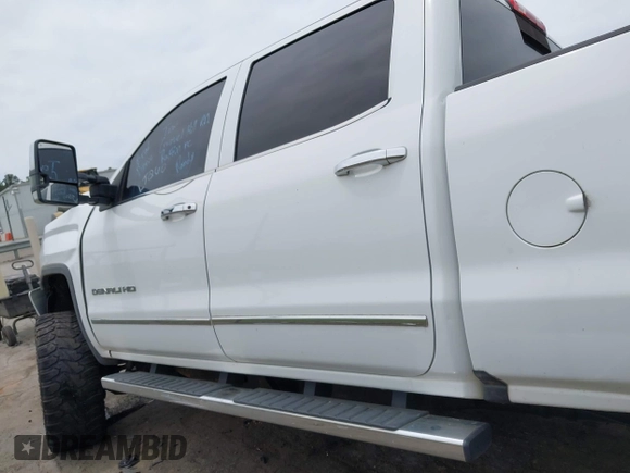 2017 GMC Sierra 2500HD Denali with VIN 1GT12UEG3HF117771, listed as a IAAI auction lot 42334696 with 140,999 mi miles and . Bid and sale history available at DreamBid. Image 13.