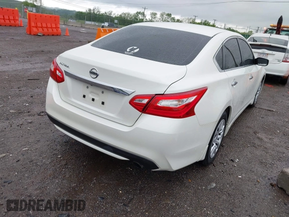2017 Nissan Altima SR with VIN 1N4AL3AP2HC139331, listed as a IAAI auction lot 42070393 with 139,831 mi miles and . Bid and sale history available at DreamBid. Image 4.