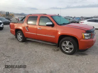 2009 Chevrolet Avalanche LTZ z VIN 3GNFK32049G275566, wystawiony jako Copart lot #48805985 z przebiegiem 107 752 mil mil oraz Czysty tytuł • Clean title. Historia ofert i sprzedaży dostępna na DreamBid. Obrazek 4.