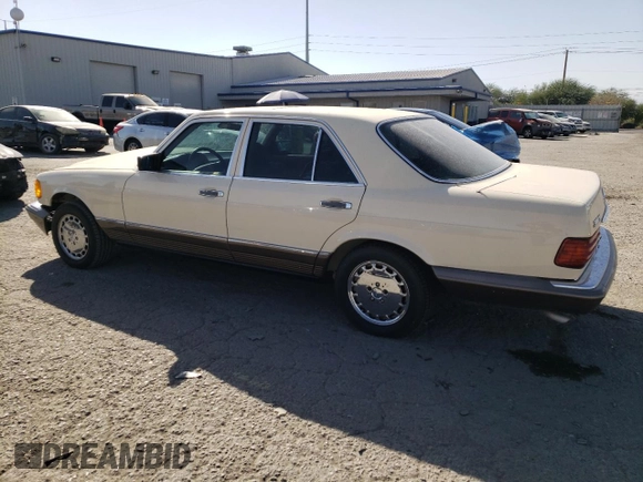 1984 Mercedes-Benz 300 SD z VIN WDBCB20A7EA016286, wystawiony jako Copart lot #76601734 z przebiegiem 110 036 mil mil oraz Szkoda całkowita • Salvage title. Historia ofert i sprzedaży dostępna na DreamBid. Obrazek 2.