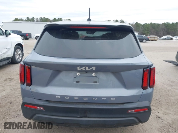 2022 Kia Sorento LX with VIN 5XYRG4LC2NG117242, listed as a IAAI auction lot 41512418 with 39,187 mi miles. Bid and sale history available at carsss.com. Image 16.