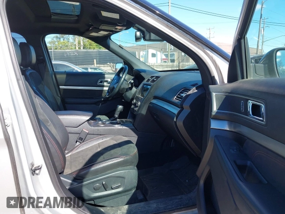 2018 Ford Explorer XLT with VIN 1FM5K8D85JGC40261, listed as a IAAI auction lot 40551477 with 70,177 mi miles and . Bid and sale history available at DreamBid. Image 5.
