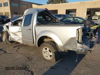 2006 Nissan Frontier SE z VIN 1N6AD07W66C470766, wystawiony jako IAAI lot #41023377 z przebiegiem Nie podano mil oraz . Historia ofert i sprzedaży dostępna na DreamBid. Obrazek 3.