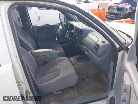 2000 Dodge Durango with VIN 1B4HS28N9YF263084, listed as a IAAI auction lot 42101623 with 224,766 mi miles and . Bid and sale history available at DreamBid. Image 5.