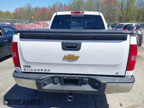 2010 Chevrolet Silverado 1500 LT with VIN 3GCRKSE32AG259148, listed as a IAAI auction lot 42147353 with 97,643 mi miles and . Bid and sale history available at DreamBid. Image 16.