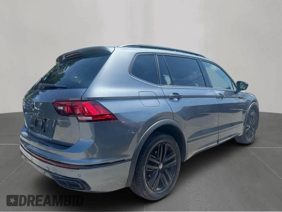 2022 Volkswagen Tiguan SE R-Line Black with VIN 3VVCB7AX3NM131, listed as a Copart auction lot 57200955 with 192,171 mi miles and Clean title. Bid and sale history available at DreamBid. Image 4.