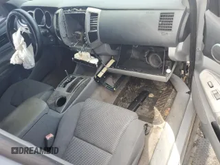 2005 Toyota Tacoma PreRunner with VIN 5TEKU72N95Z121406, listed as a Copart auction lot 82873104 with 0 mi miles and Non Repairable. Bid and sale history available at carsss.com. Image 8.