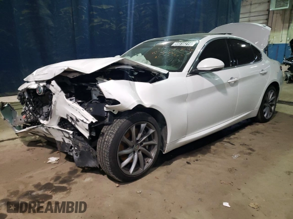 2020 Alfa Romeo Giulia z VIN ZARFANAN8L7629540, wystawiony jako Copart lot #44726155 z przebiegiem 77 672 mil mil oraz Tytuł czysty. Historia ofert i sprzedaży dostępna na DreamBid. Obrazek 1.