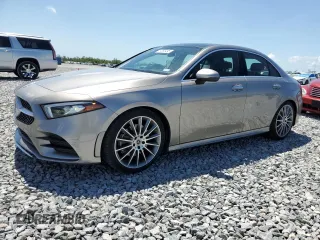 2020 Mercedes-Benz A 220 z VIN W1K3G4FBXLW047441, wystawiony jako Copart lot #51063495 z przebiegiem 35 358 mil mil oraz Szkoda całkowita • Salvage title. Historia ofert i sprzedaży dostępna na DreamBid. Obrazek 1.