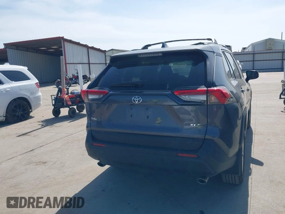 2024 Toyota RAV4 XLE Premium с VIN 2T3C1RFV2RC272612, выставлен на аукционе IAAI как лот 41881892 с пробегом 11 054 миль миль и . История ставок и продаж доступна на DreamBid. Изображение 16.