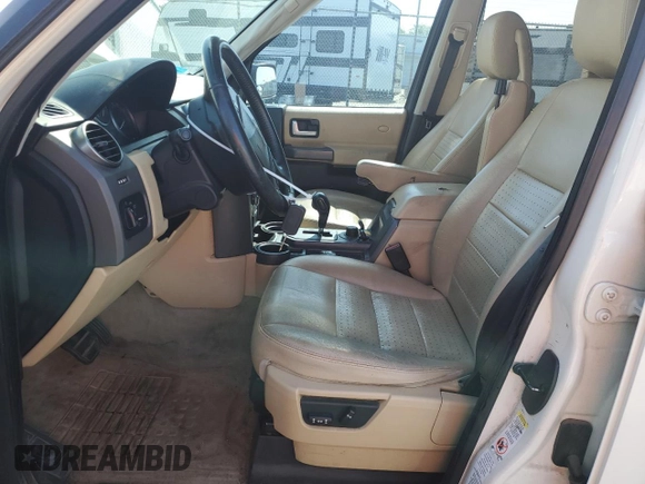 2006 Land Rover LR3 z VIN SALAD24406A409600, wystawiony jako Copart lot #55176245 z przebiegiem 183 635 mil mil oraz Szkoda całkowita • Salvage title. Historia ofert i sprzedaży dostępna na DreamBid. Obrazek 7.