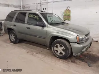 2004 Chevrolet TrailBlazer LS with VIN 1GNDT13S542393068, listed as a IAAI auction lot 42073895 with 177,163 mi miles. Bid and sale history available at carsss.com. Image 1.