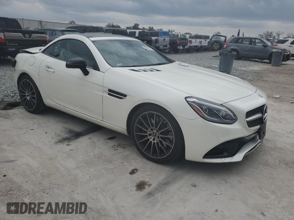 2018 Mercedes-Benz SLC 300 z VIN WDDPK3JA9JF151537, wystawiony jako Copart lot #45756115 z przebiegiem 43 123 mil mil oraz Szkoda całkowita • Salvage title. Historia ofert i sprzedaży dostępna na DreamBid. Obrazek 4.