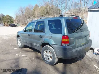 2006 Ford Escape XLT with VIN 1FMYU93166KA88481, listed as a IAAI auction lot 41717872 with 155,539 mi miles. Bid and sale history available at carsss.com. Image 3.
